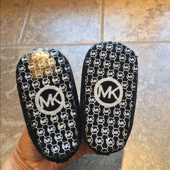 Michael Kors Baby Day Glittery Crib Shoes - Picture 3 of 3